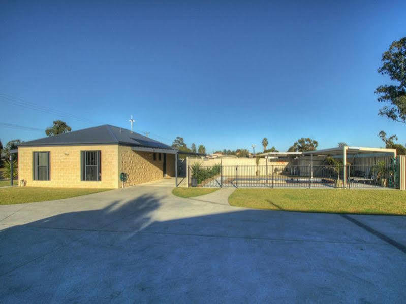 Dbj Holiday Units Mulwala Exterior foto